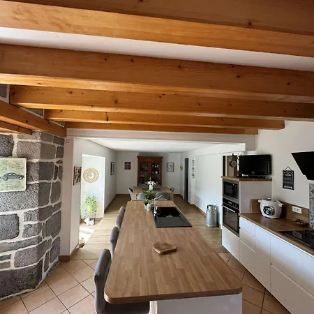 Ferienhaus Corps De Ferme Renove Avec Gout, A 5min De Murat *