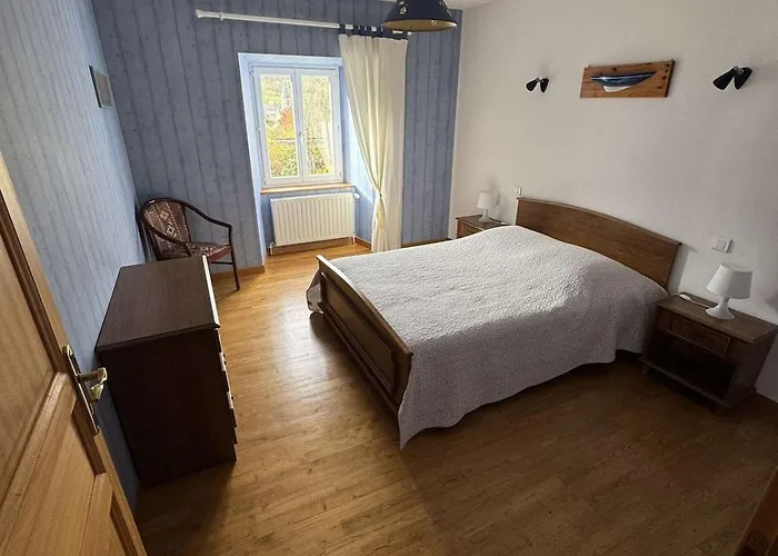 Corps De Ferme Rénové Avec Goût, à 5min De Murat Hébergement de vacances La Chapelle-d'Aligne